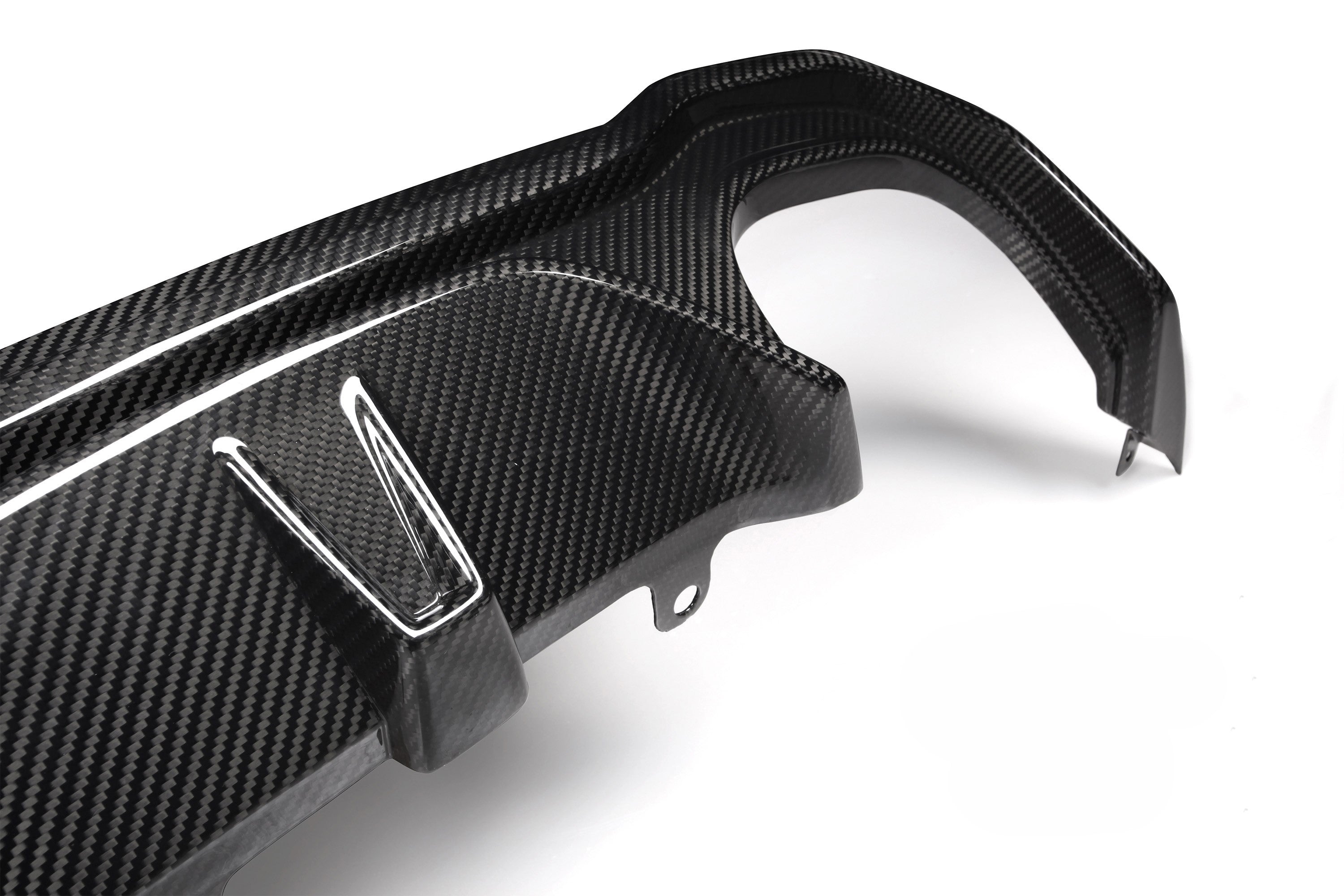 G26 dual-tip dry carbon rear diffuser