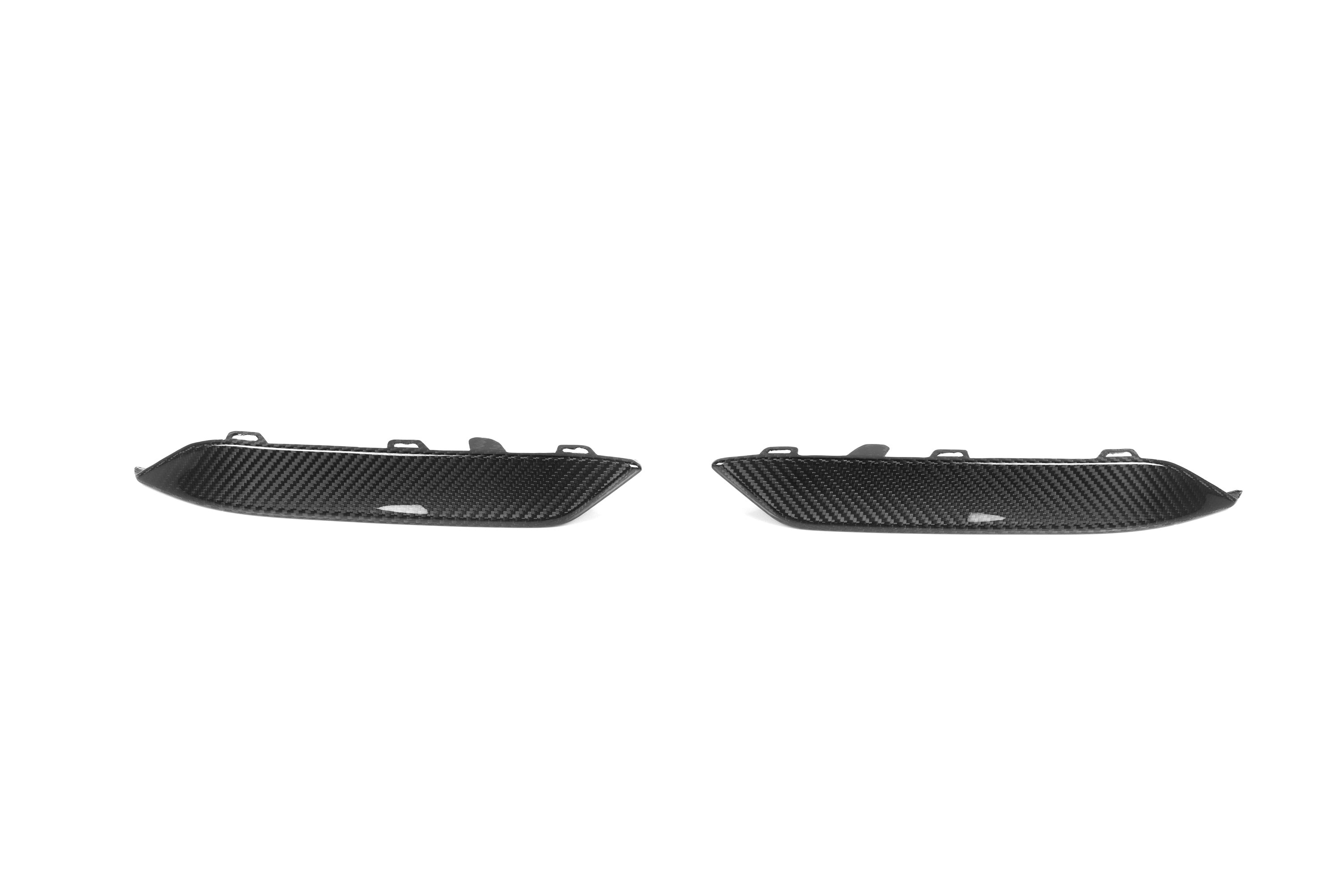 M8 F91/F92/F93 OEM Style Dry Carbon Fiber Front Vent Trim