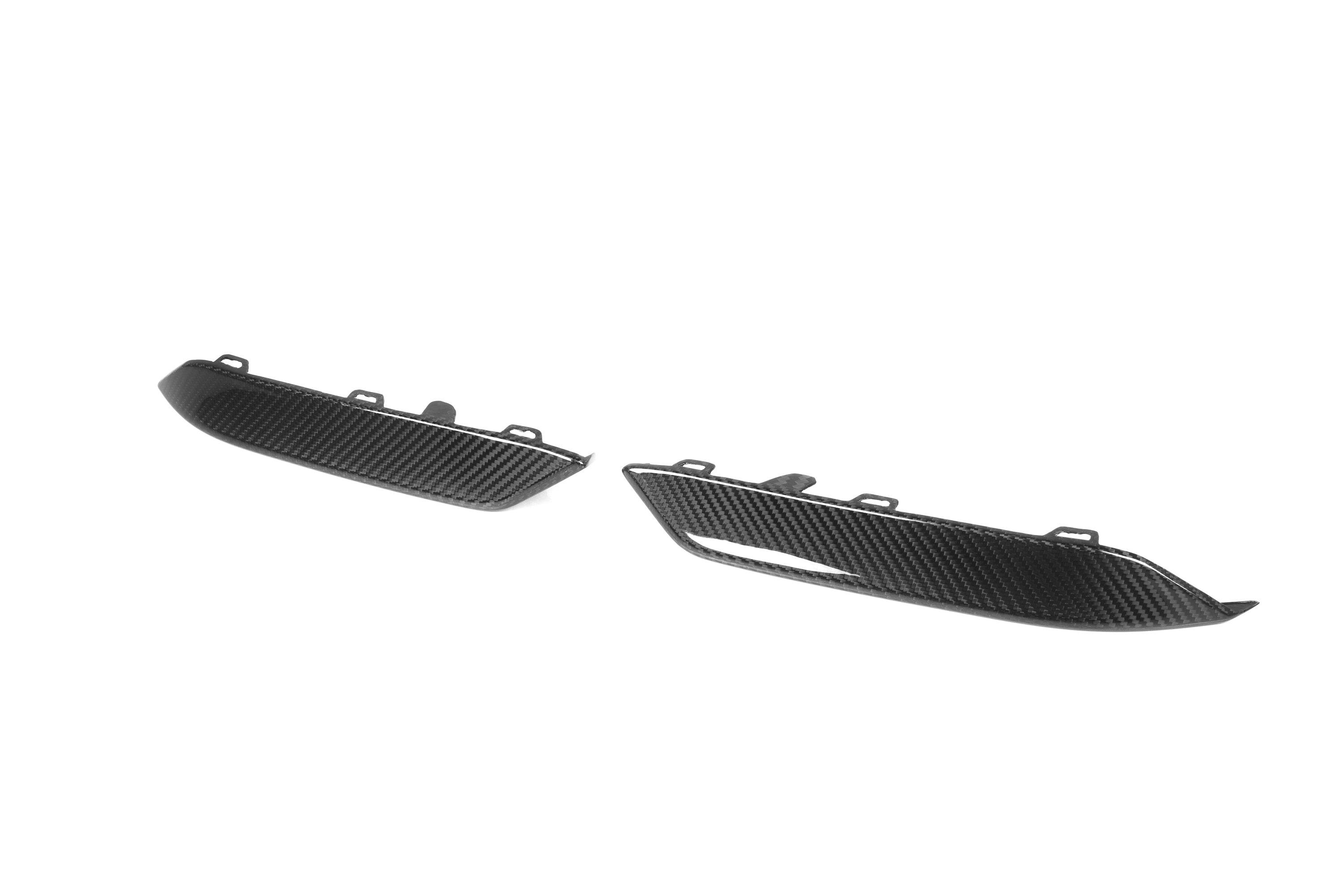 M8 F91/F92/F93 OEM Style Dry Carbon Fiber Front Vent Trim