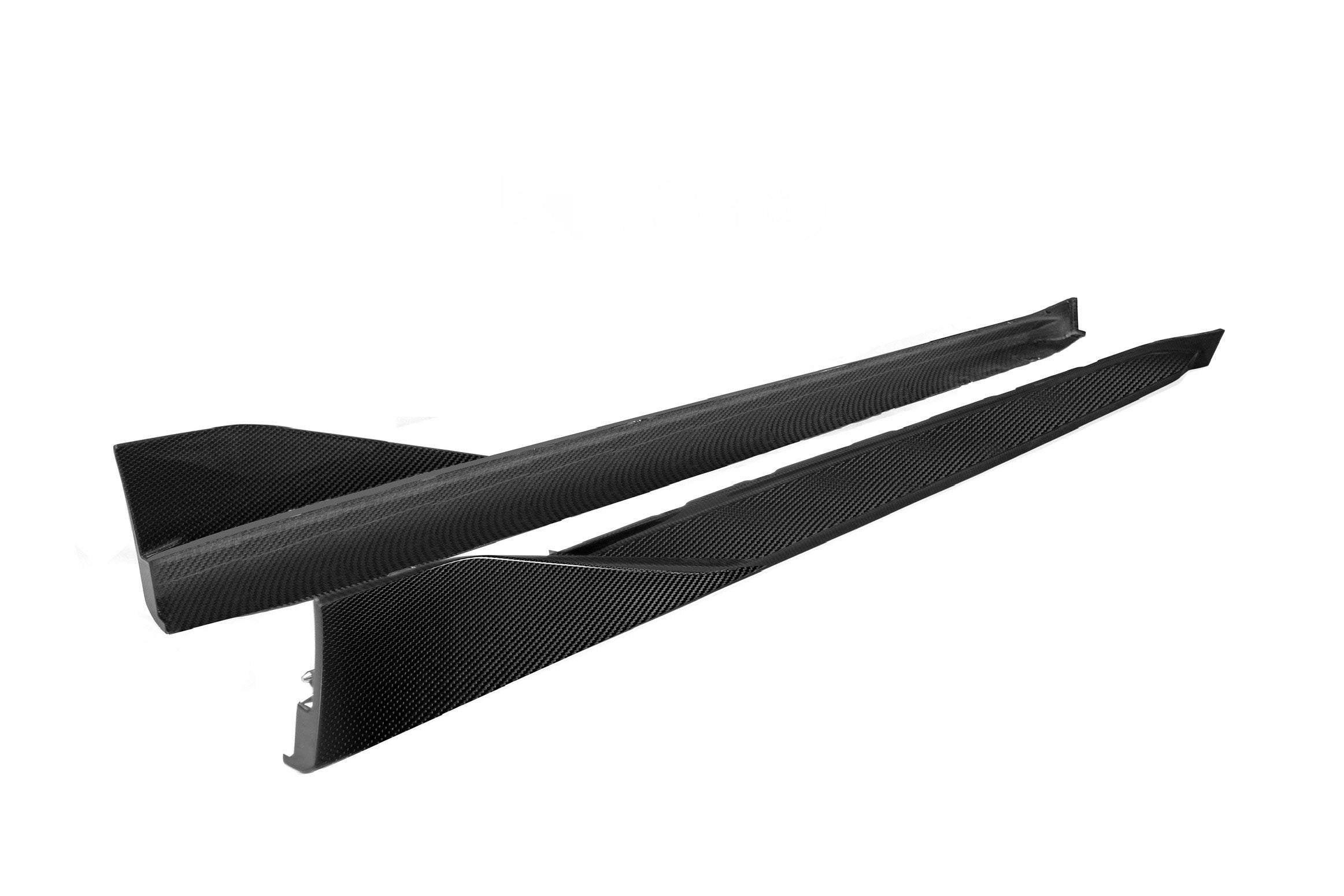 G8X high-quality carbon fiber side skirts