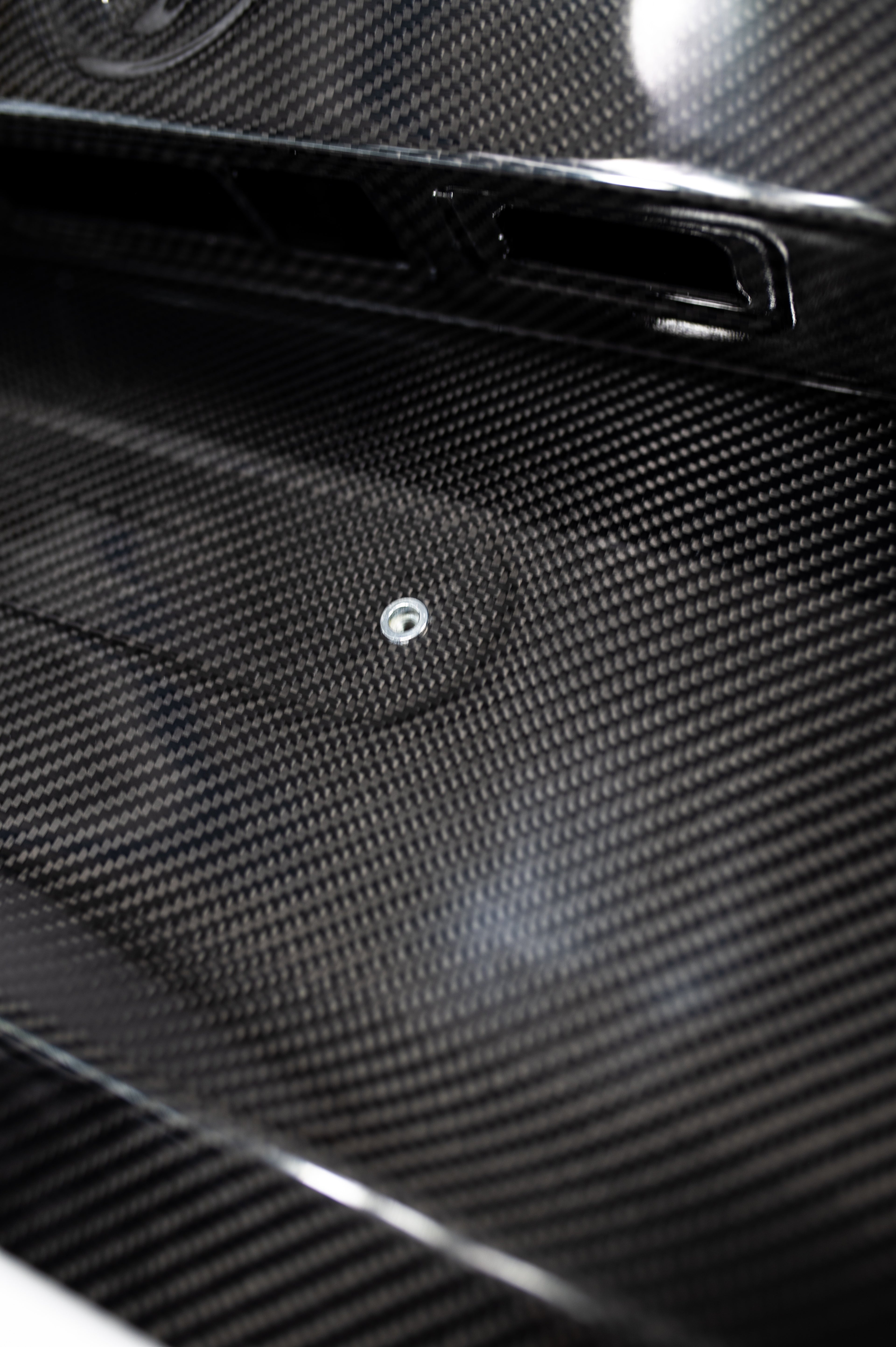 High-quality carbon fiber trunk G8X