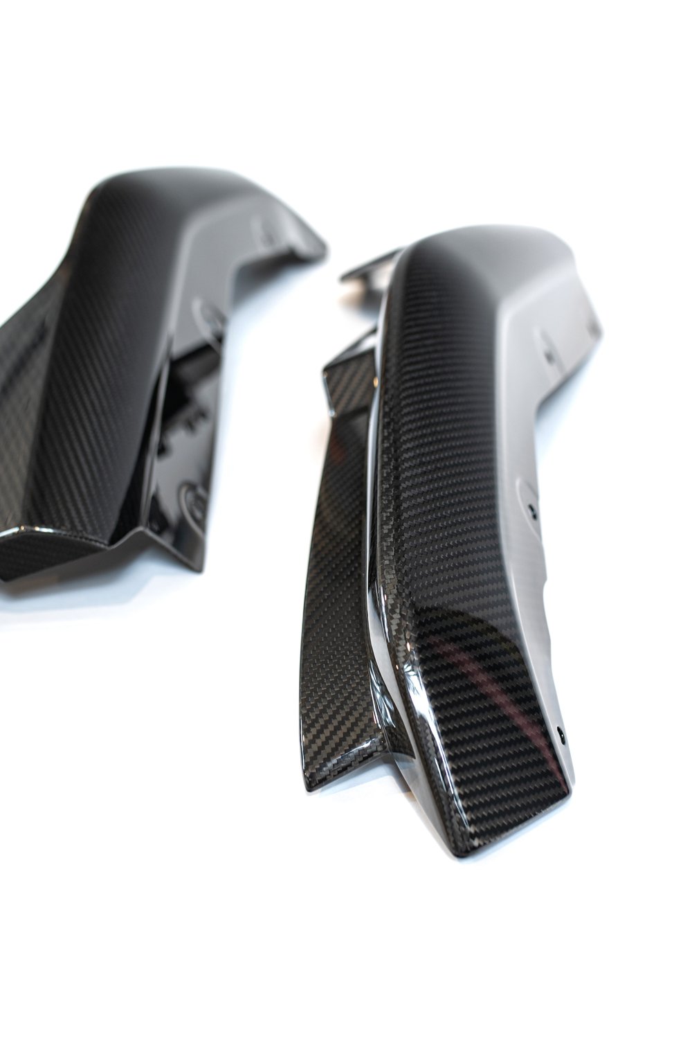 Custom carbon fiber rear splitters G8X