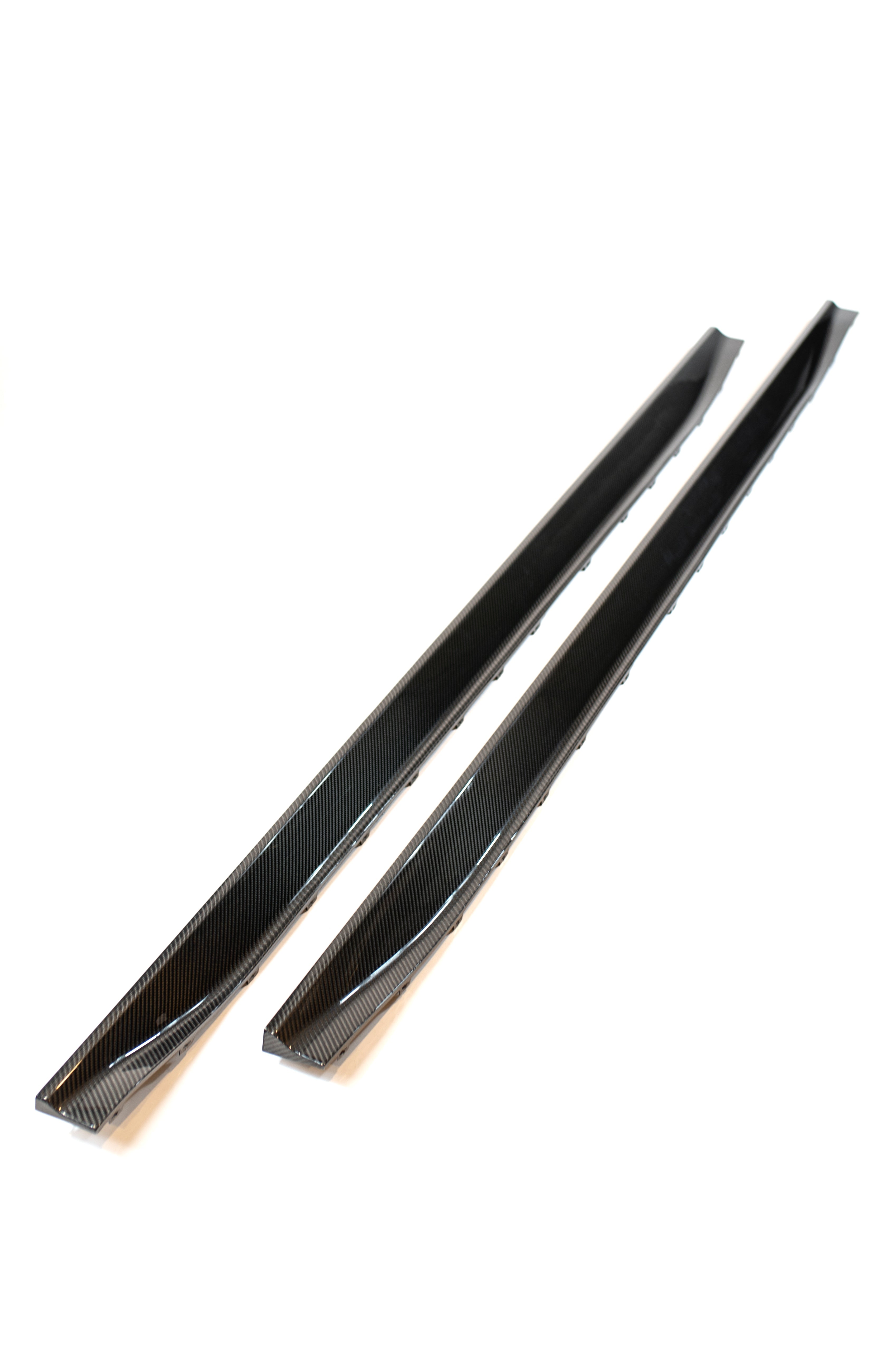 High-quality carbon fiber side skirts G8X