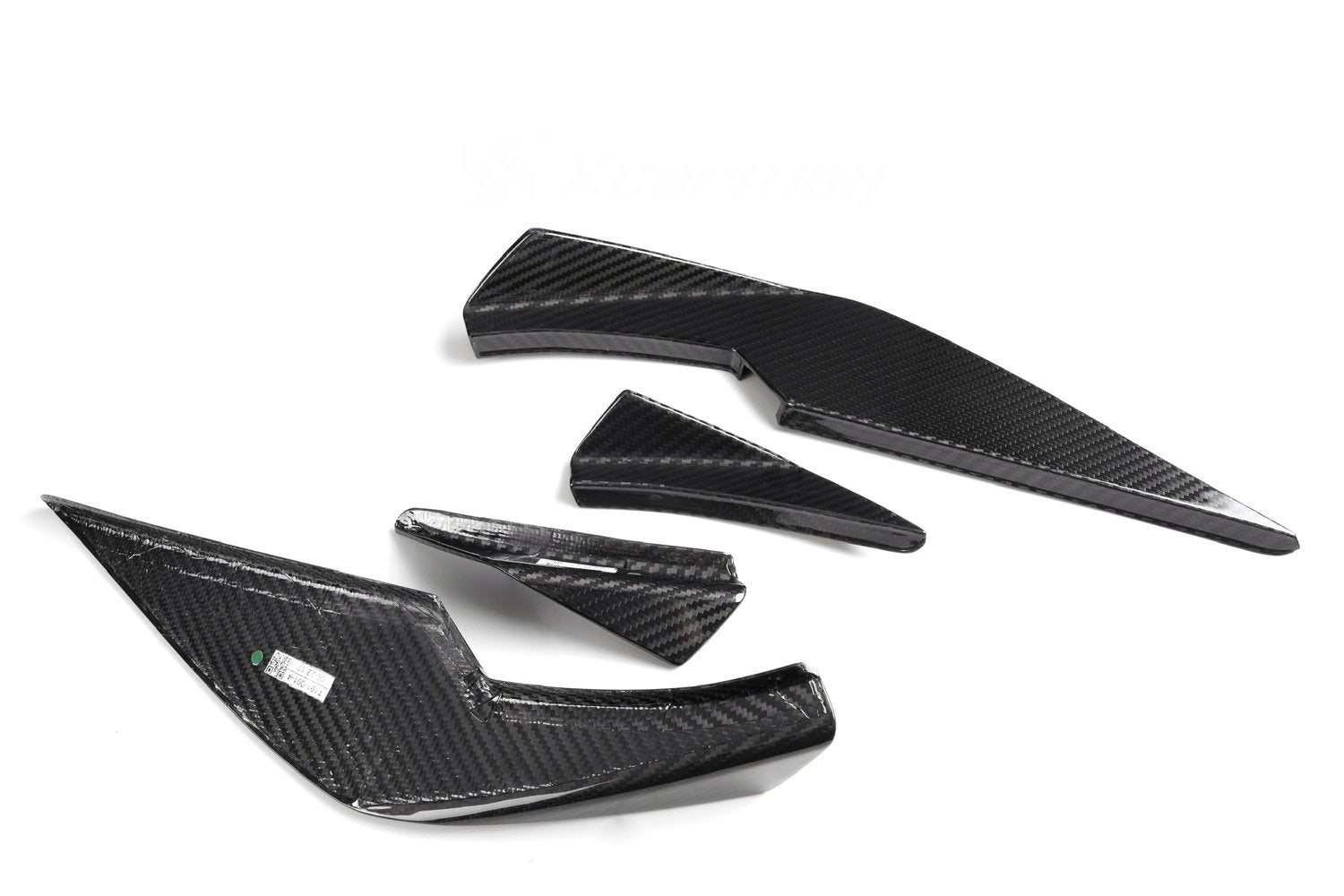 Dry carbon canards for G8X