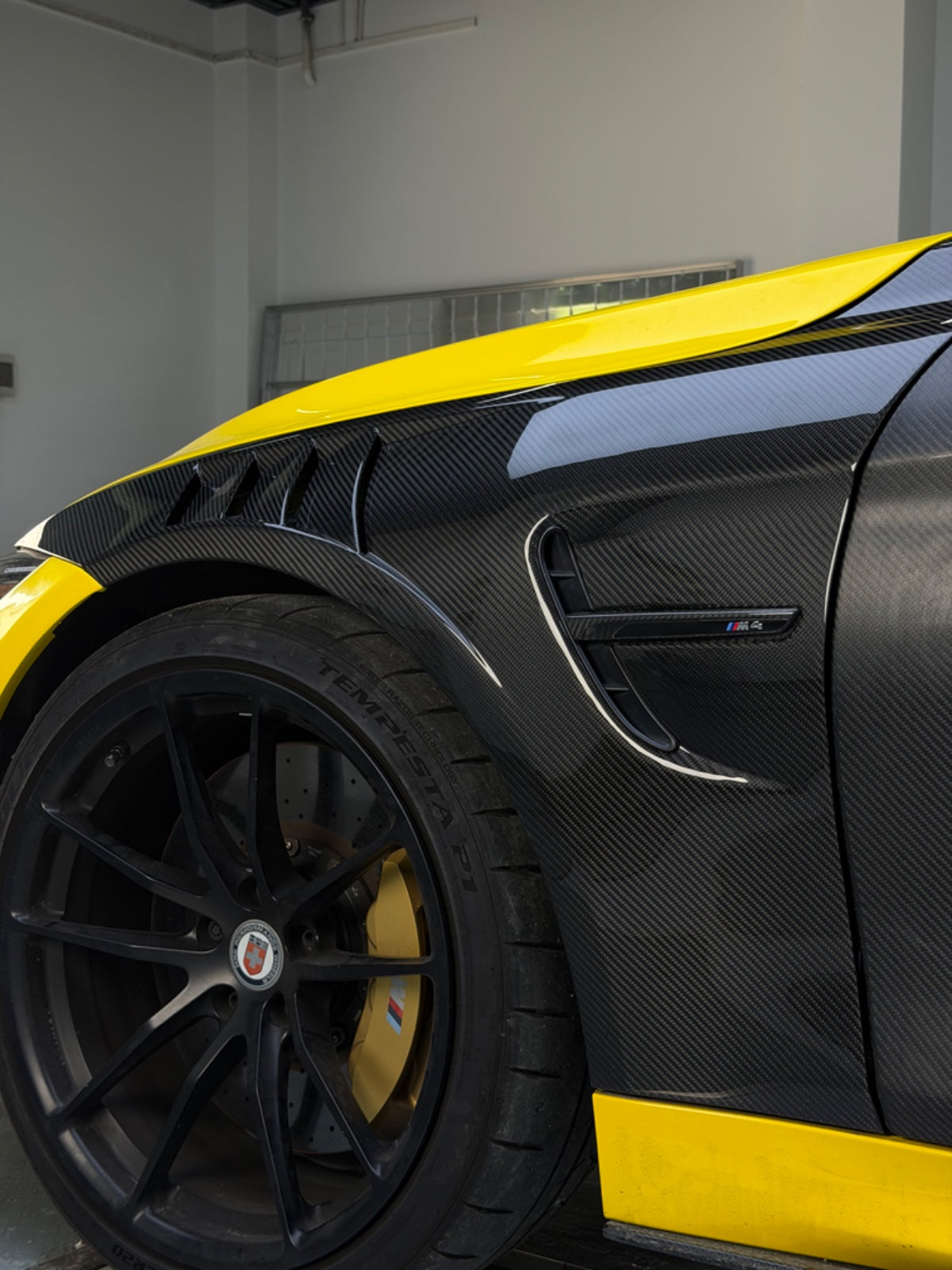 F8X Dry Carbon Front Fenders