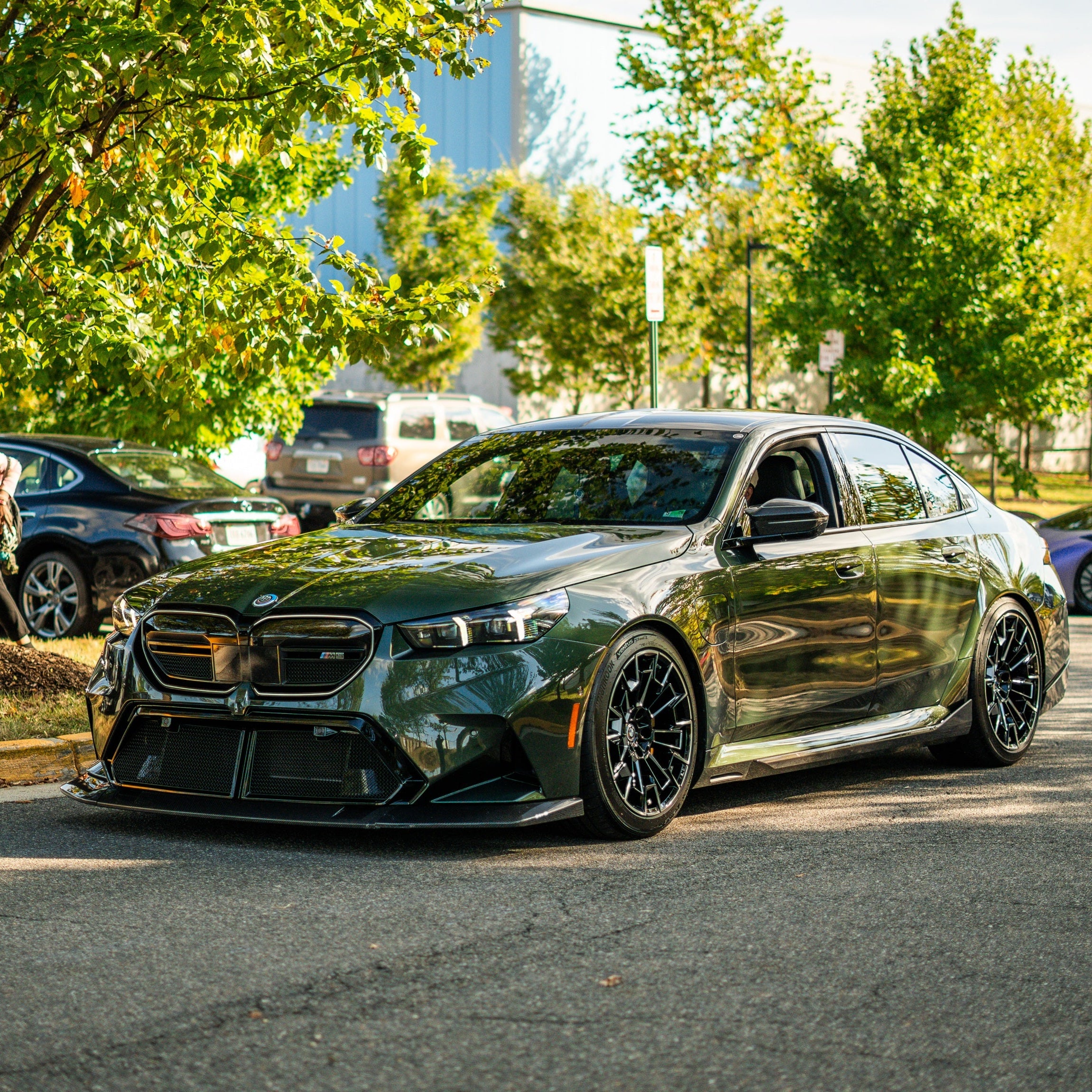 G90 M5 MP Style Dry Carbon Fiber Side Skirt